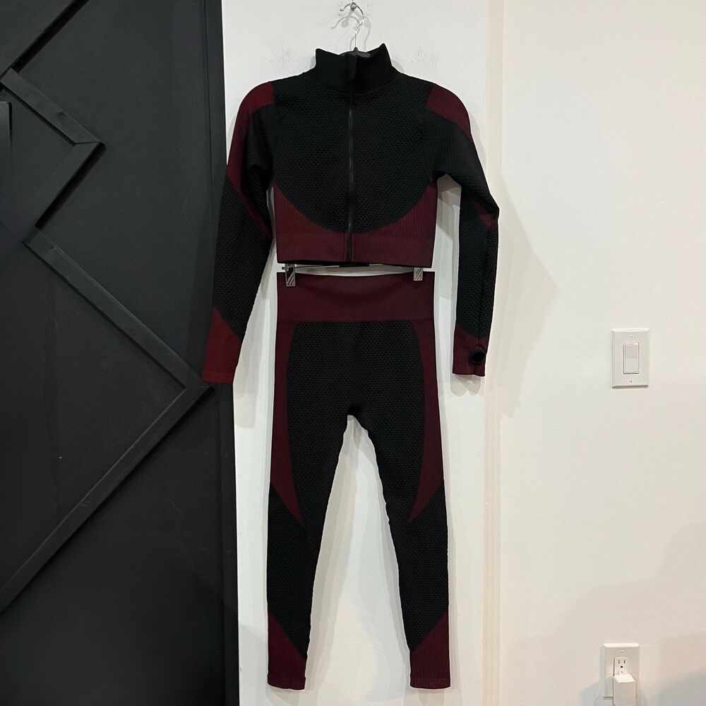 Black Red Athletic Workout Set Size Medium Cropped Jacket Leggings